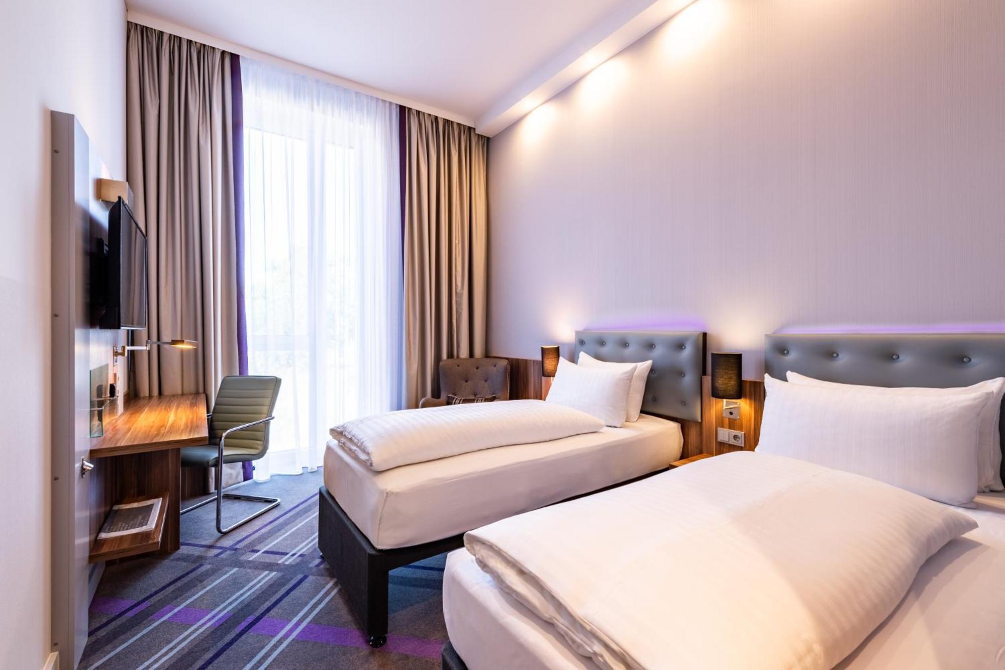 Premier Inn Heidelberg City Centre ภายนอก รูปภาพ