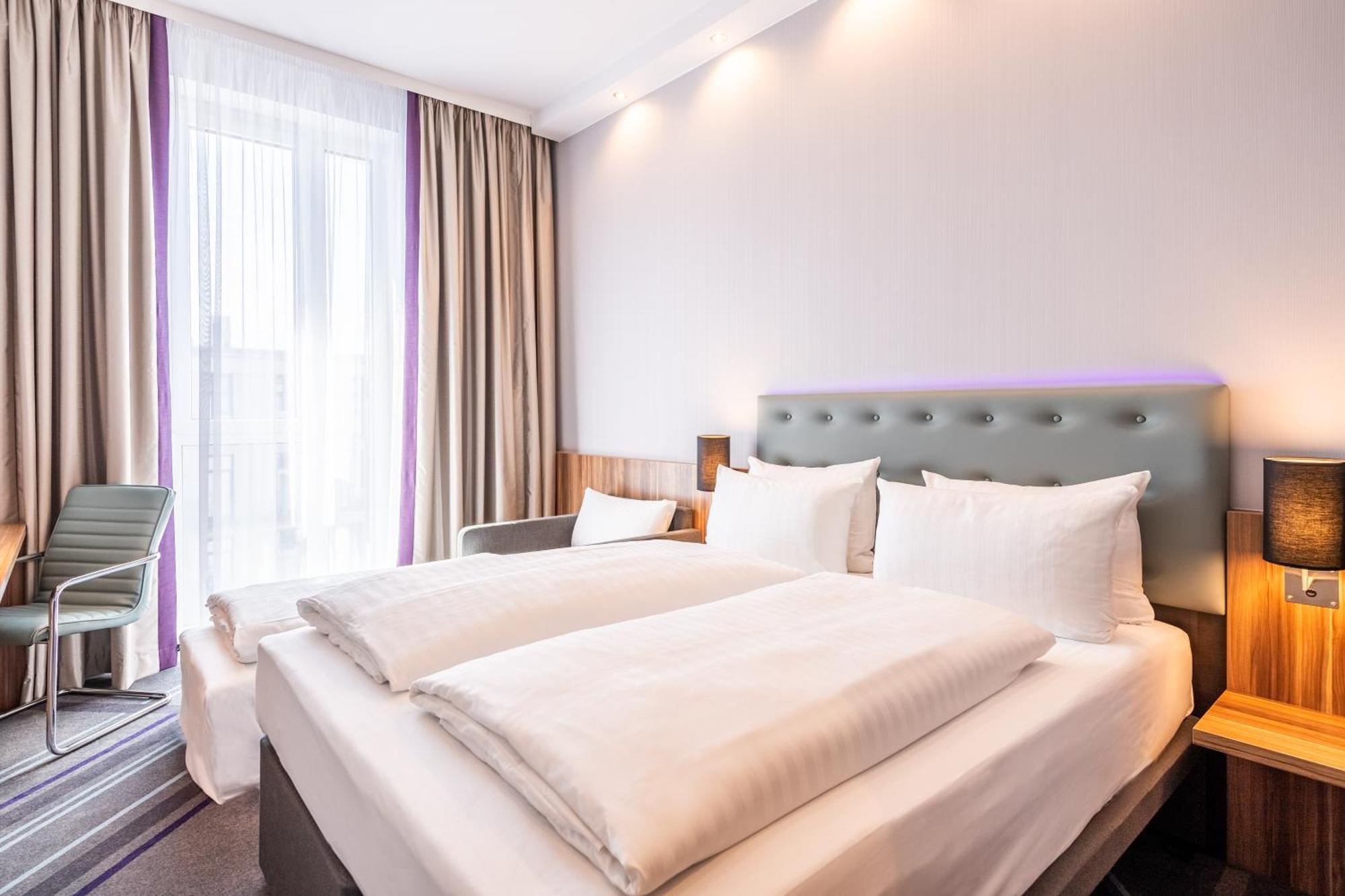 Premier Inn Heidelberg City Centre ภายนอก รูปภาพ