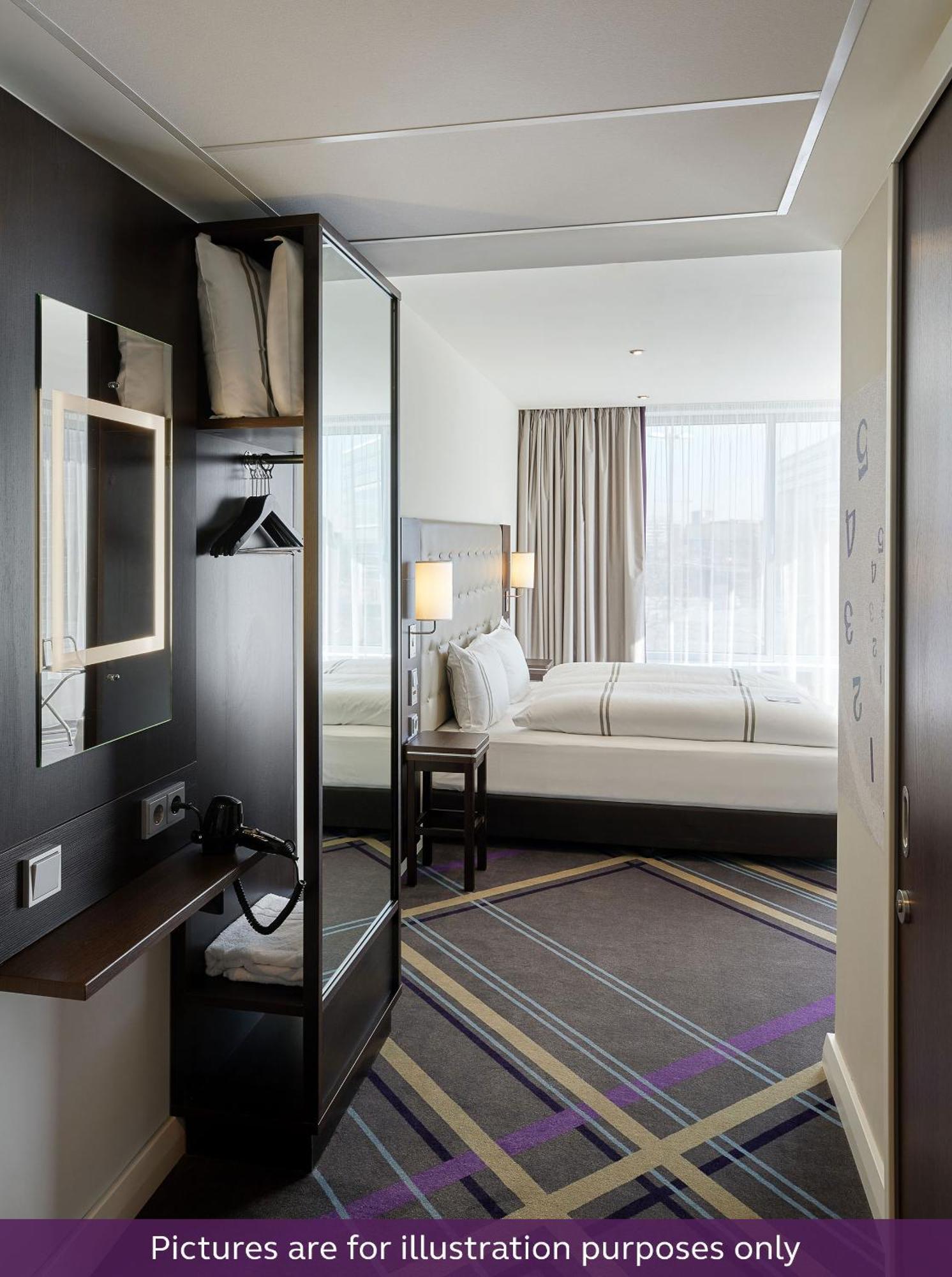 Premier Inn Heidelberg City Centre ภายนอก รูปภาพ