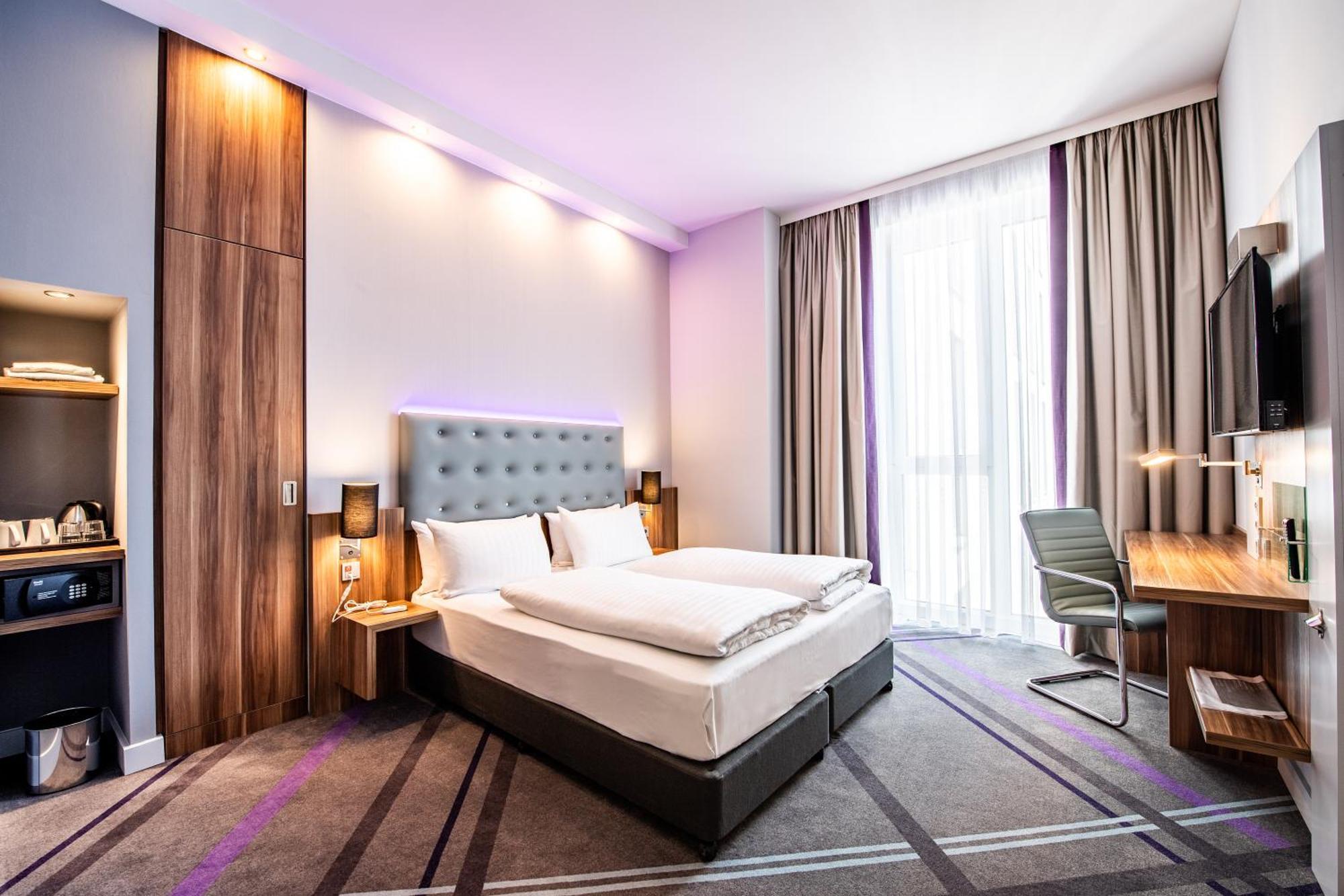 Premier Inn Heidelberg City Centre ภายนอก รูปภาพ