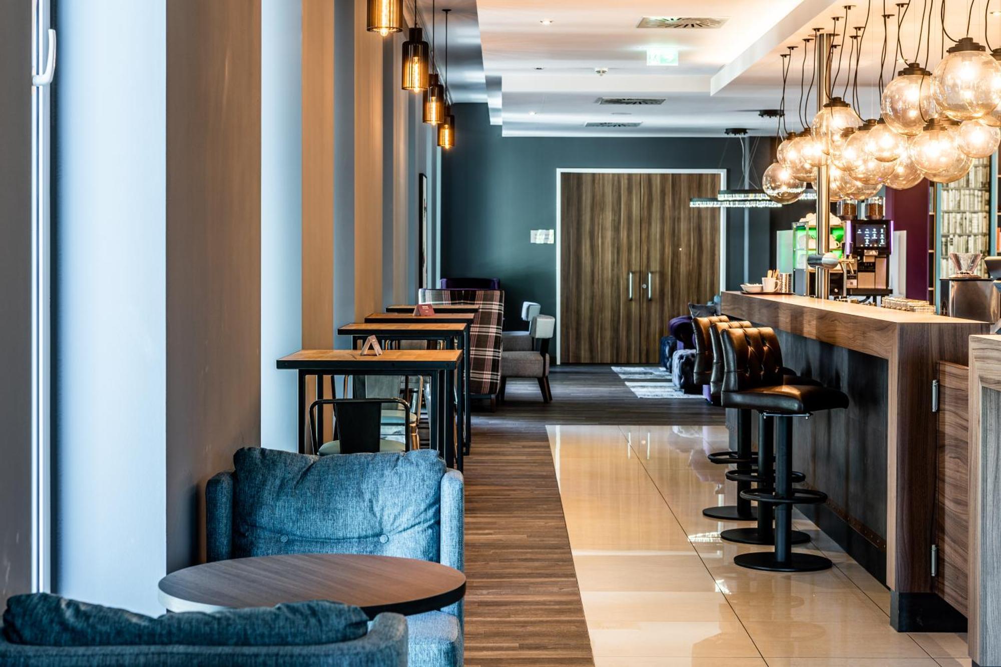 Premier Inn Heidelberg City Centre ภายนอก รูปภาพ